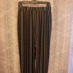 💙 3 for $15 or 5 for $25 black patterned pants